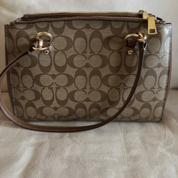 Coach Etta Carryall Bag with Matching Slim Envelope Wallet - Picture 3 of 10